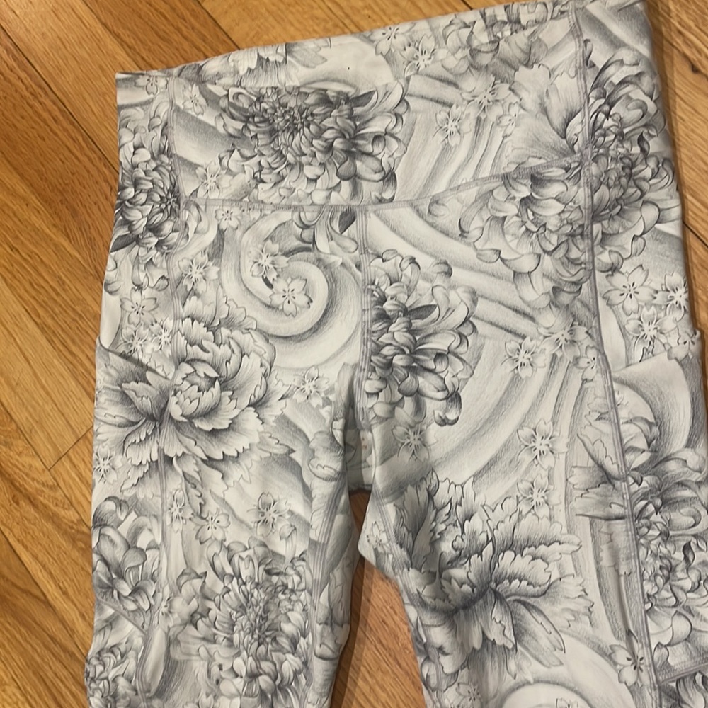 Floral Lululemon leggings